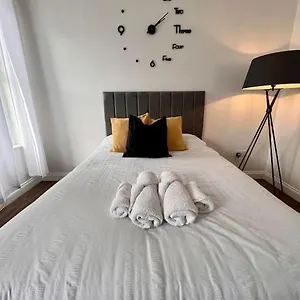  Apartment The Bohemian - In The Heart Of Abnb
